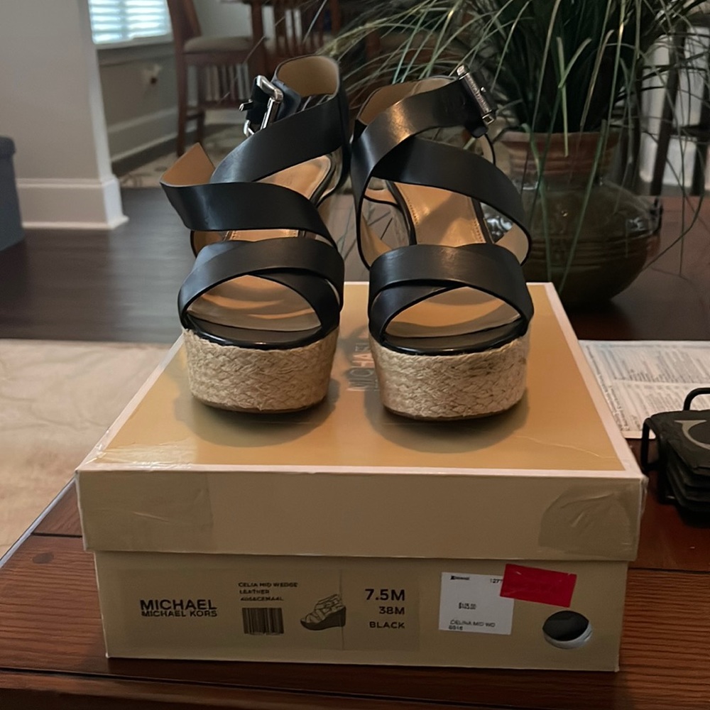 Michael Kors EUC wedges